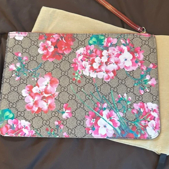Floral Print Clutch - Picture 3 of 3